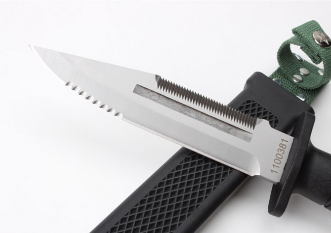 Refined imitation type 99 paratrooper knife