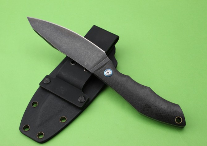 Bear head carbon fiber handle D2 steel fixed knife