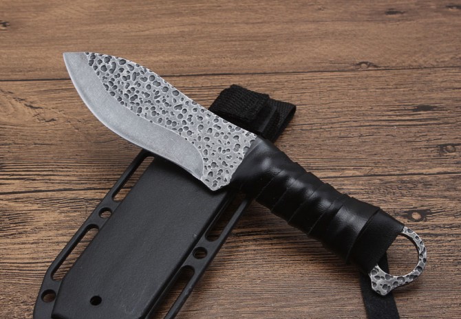 One-piece steel forged small hunting knife (k sheath)