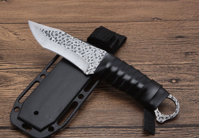 One-piece steel forged small hunting knife (k sheath)