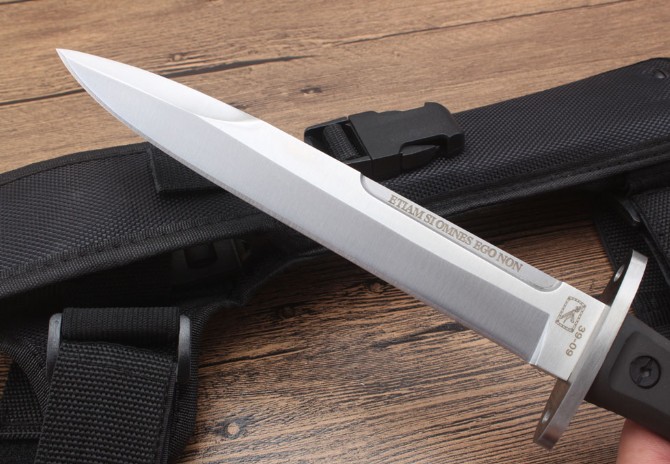 Refined imitation of Extreme Force 38-09 Commando Tactical Straight Knife (Sand Light Version)