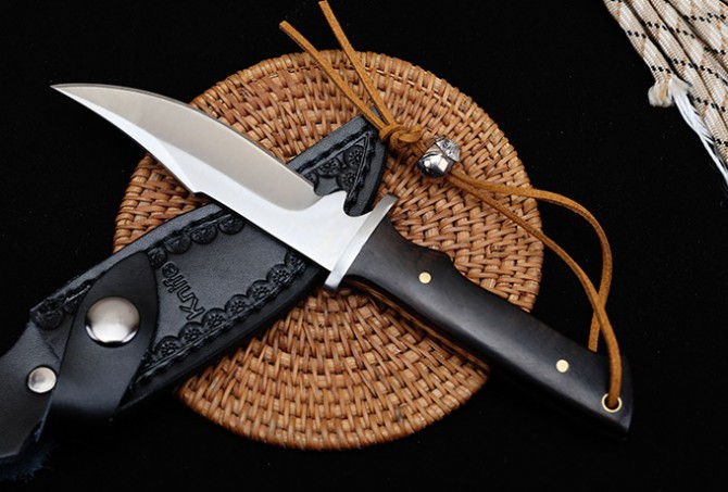 Gale high-end small hunting knife (black handle)