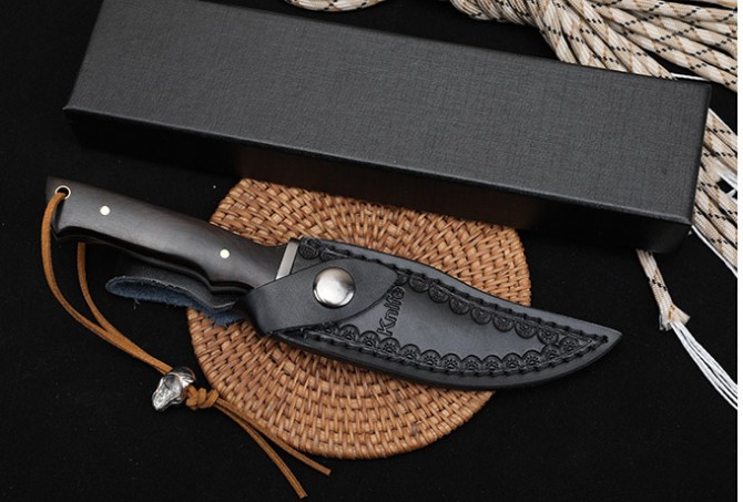 Gale high-end small hunting knife (black handle)