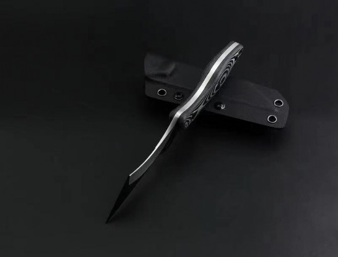 American Cutting-edge Tactical Back Bite Special Shaped Rain Blade Tactical Knife Tops Back Bite Styled Double-Edged Kni