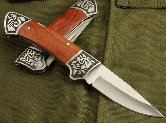 Thumb—Double-flower folding knife mahogany (0065)