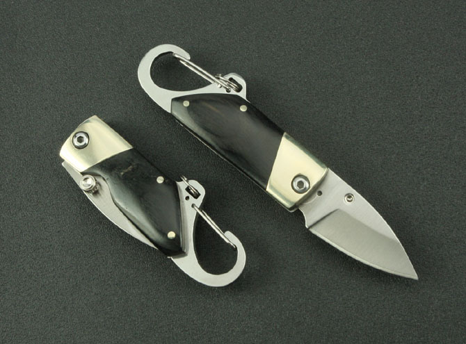 QQ small buckle knife