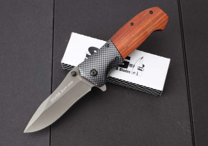 FA 16 quick opening folding knife