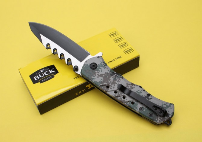 Buck DA-23 folding knife (shoe)