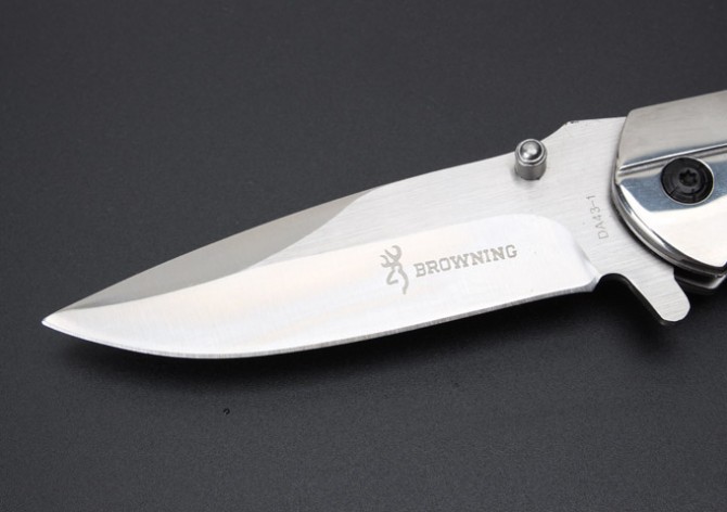 Brown DA43-1 quick opening folding knife