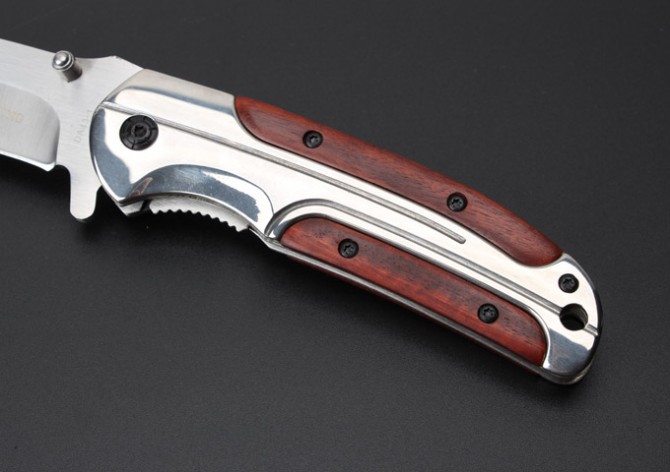 Brown DA43-1 quick opening folding knife