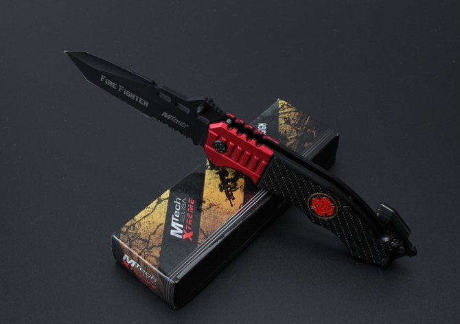 Cold Steel—229 survival knife (red and black handle)