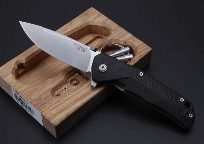 High quality steel lion titanium alloy pocket knife