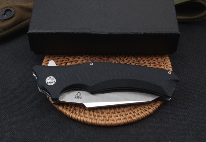 Snake head bearing quick opening folding knife (G10 handle)