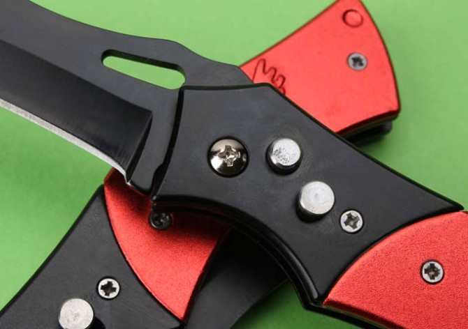 Nighthawk Claw (Featured Automatic Jumping Knife)