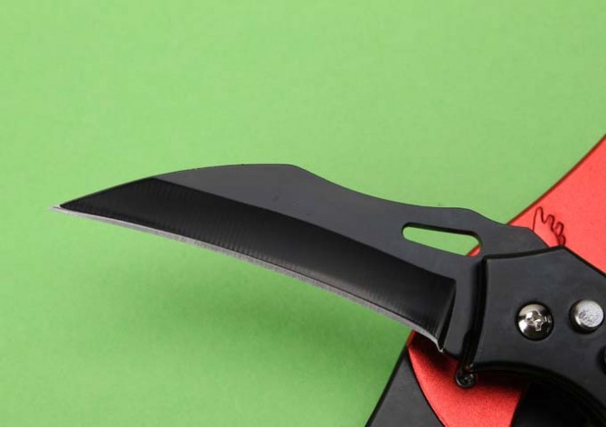 Nighthawk Claw (Featured Automatic Jumping Knife)