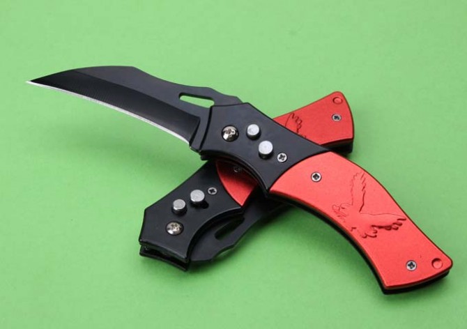 Nighthawk Claw (Featured Automatic Jumping Knife)