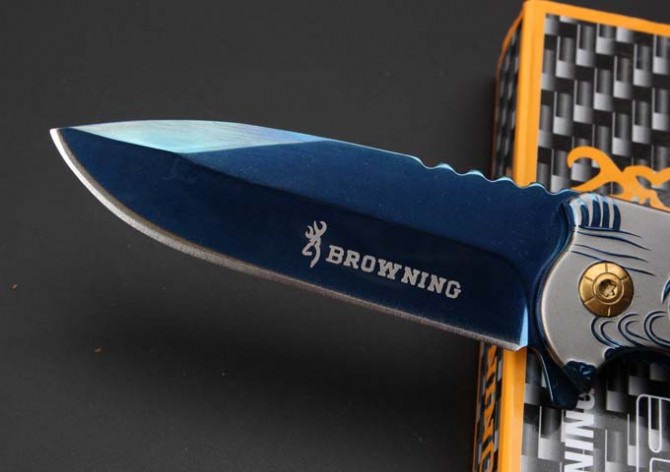 Browning-Embossed Yuanyang Quick Opening Folding Knife (Blue Titanium Version)