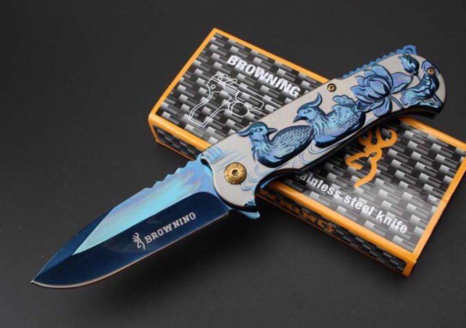 Browning-Embossed Yuanyang Quick Opening Folding Knife (Blue Titanium Version)