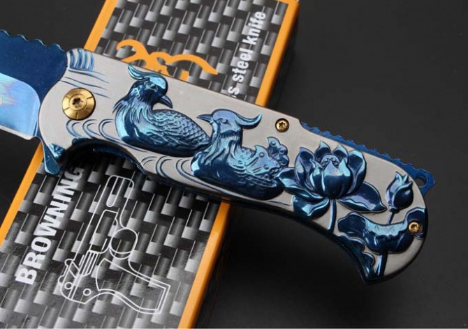 Browning-Embossed Yuanyang Quick Opening Folding Knife (Blue Titanium Version)