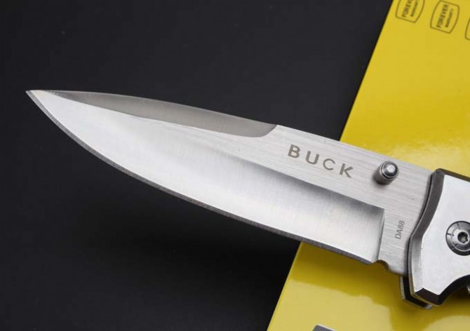 Buck DA-88 large folding knife