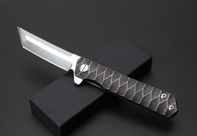 New version - must-kill folding knife (steel handle)