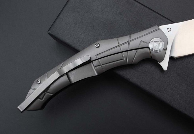 Asymmetrical bearing quick-opening folding knife (D2 steel)