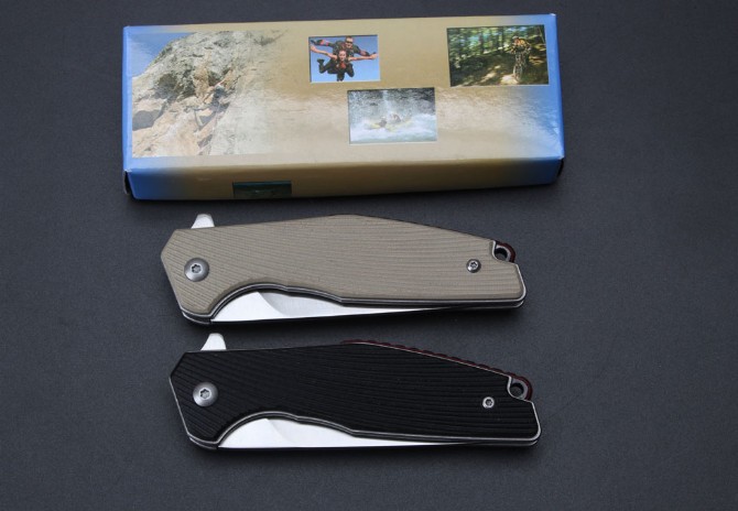 Airborne troops bearing quick opening folding knife