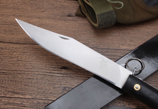 Beef louver folding knife