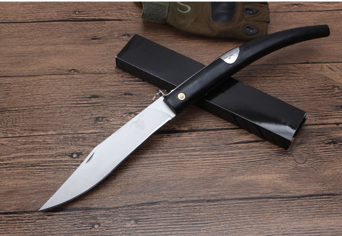 Beef louver folding knife