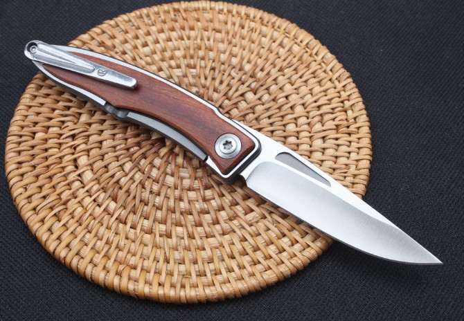 CR steel lock V gold pocket knife