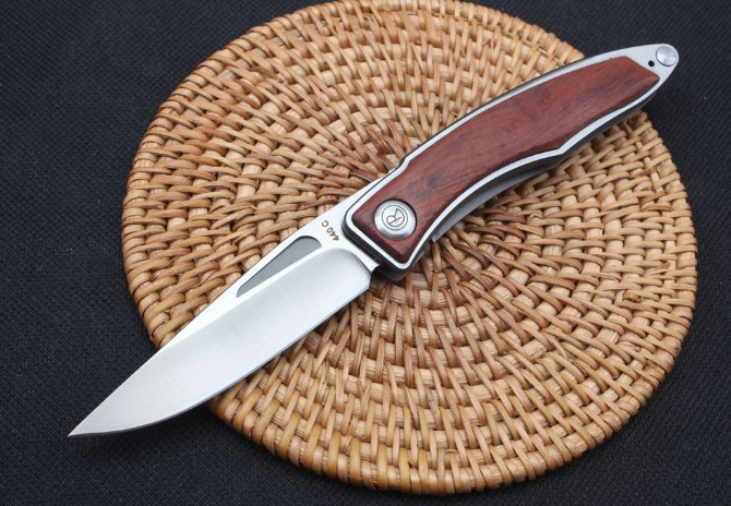 CR steel lock V gold pocket knife