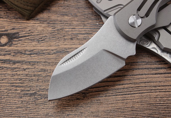 Tiger Shark titanium handle folding knife (D2 steel)