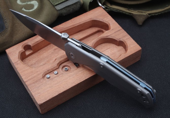 Steel Lion titanium alloy folding knife (packaged in wooden box with disassembly and assembly tools)