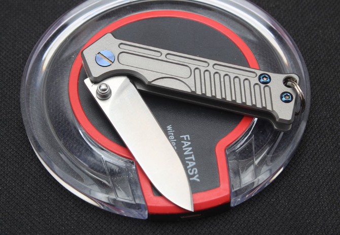 Harley-Titanium handle keychain pocket knife (D2 steel)