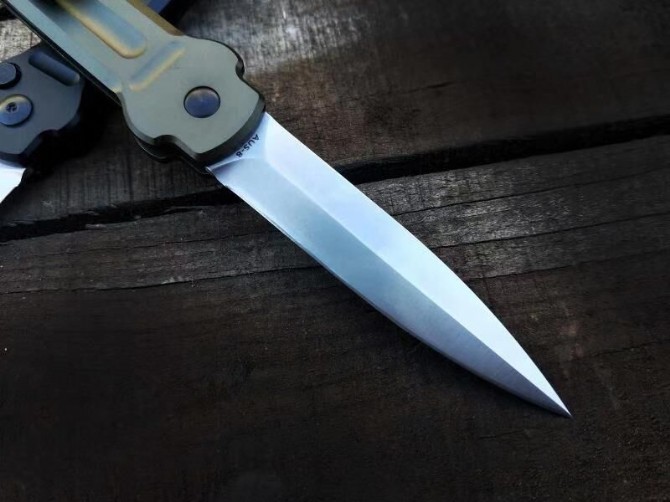 X-treme [AKC is the Italian Mafia] side jump knife