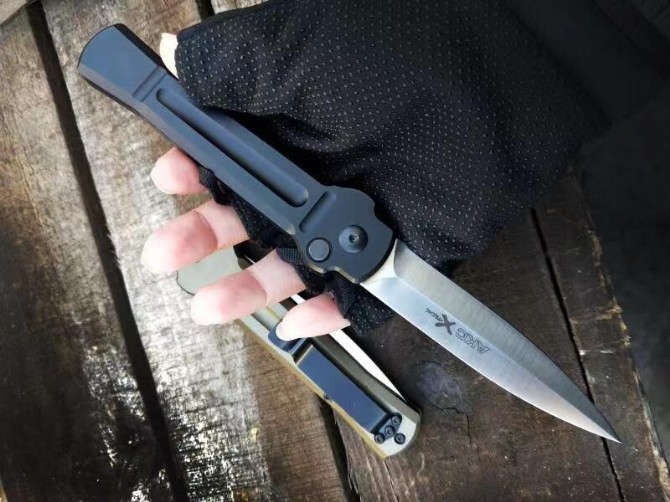 X-treme [AKC is the Italian Mafia] side jump knife