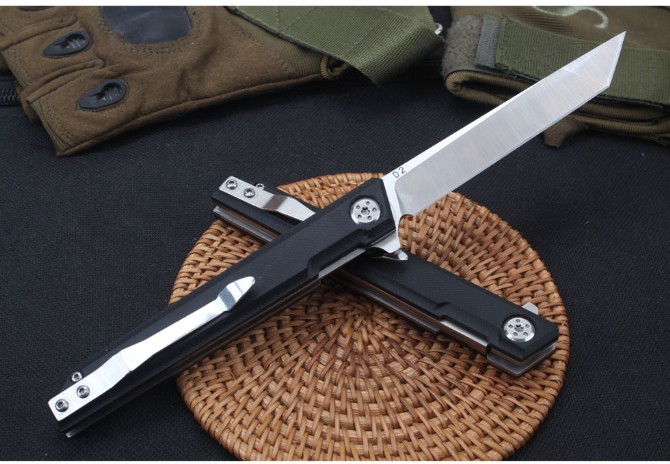 High quality retrograde D2 folding knife