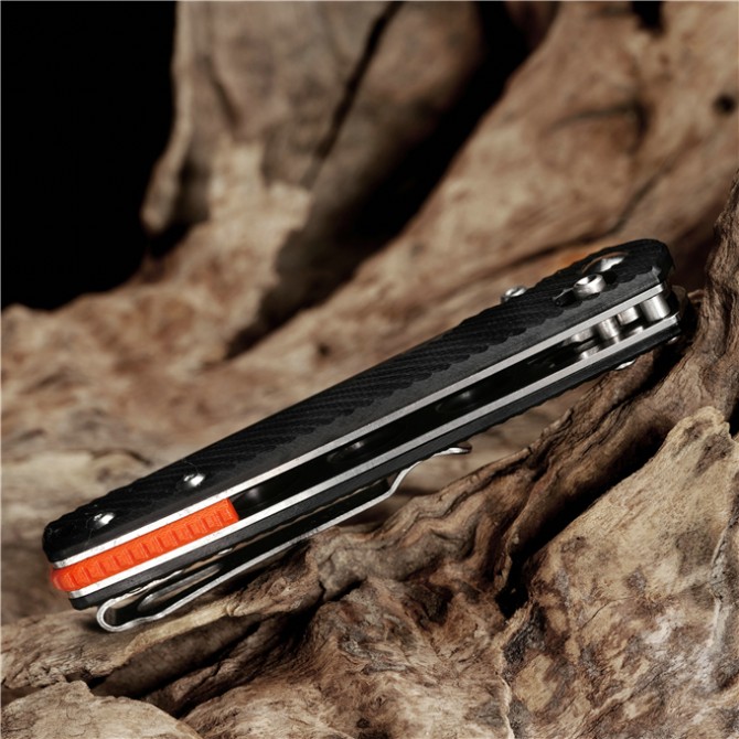 New version of butterfly 485 folding knife