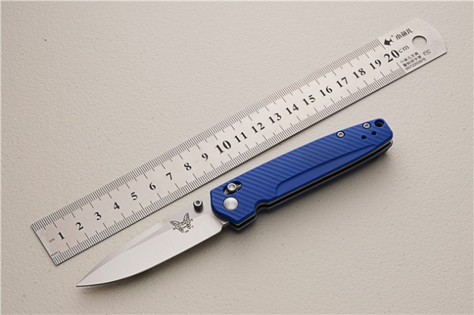 New version of butterfly 485 folding knife