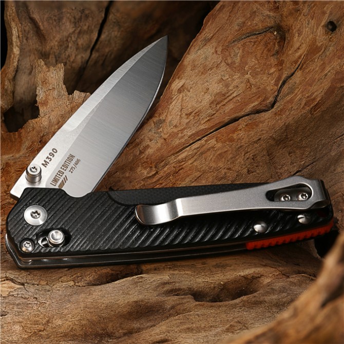 New version of butterfly 485 folding knife