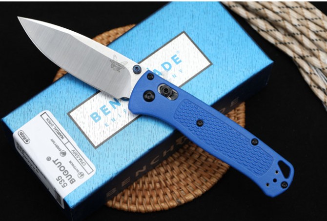 New version of butterfly 535 folding knife