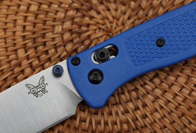 New version of butterfly 535 folding knife