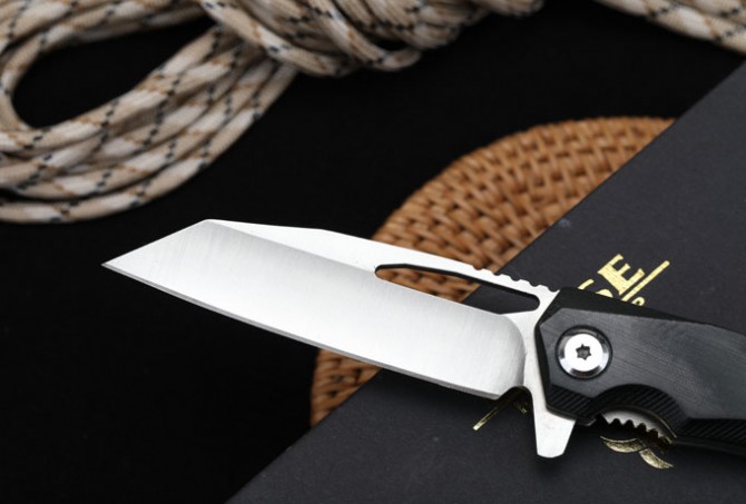 Customized version S0135 bearing quick opening folding knife