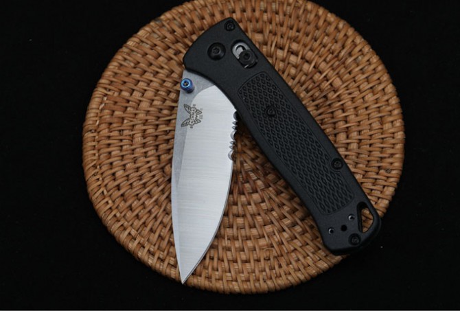 New version of butterfly 535 folding knife (black handle and half teeth)