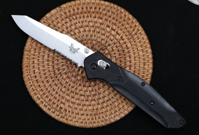 New version of butterfly 940 folding knife (half tooth)