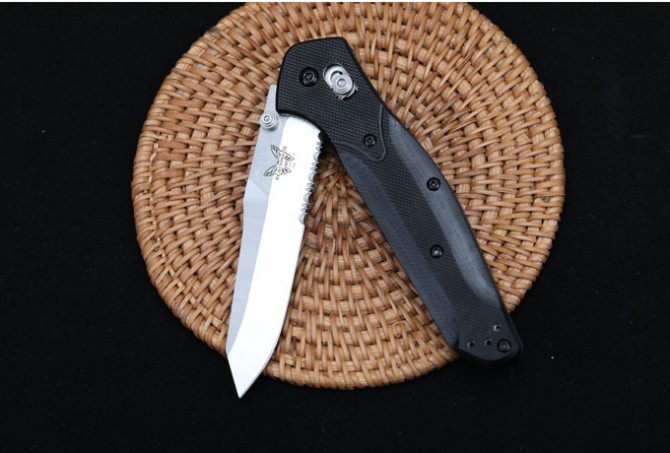 New version of butterfly 940 folding knife (half tooth)