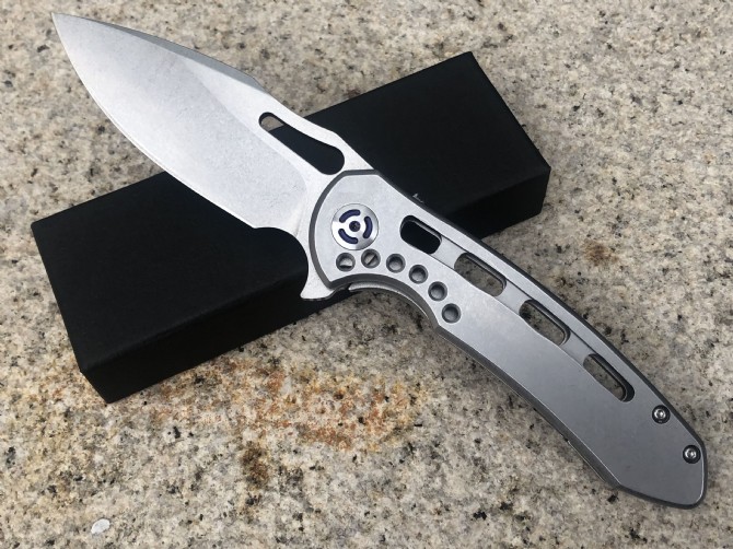 HQ2 folding knife