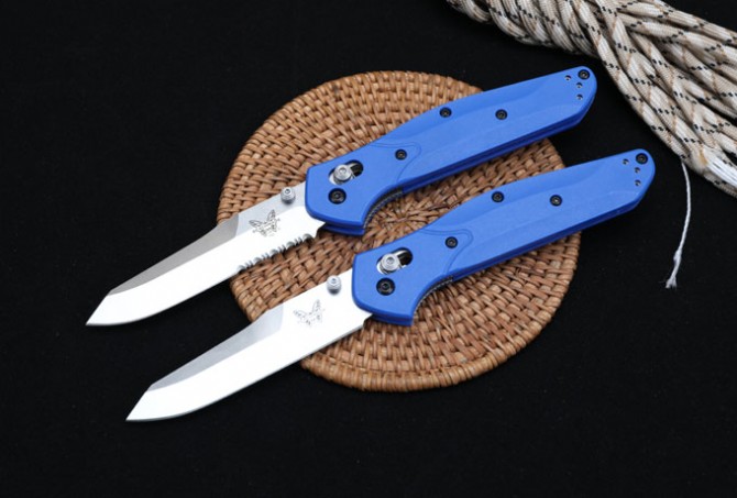 Butterfly 940 folding knife (blue handle, half teeth - full blade)