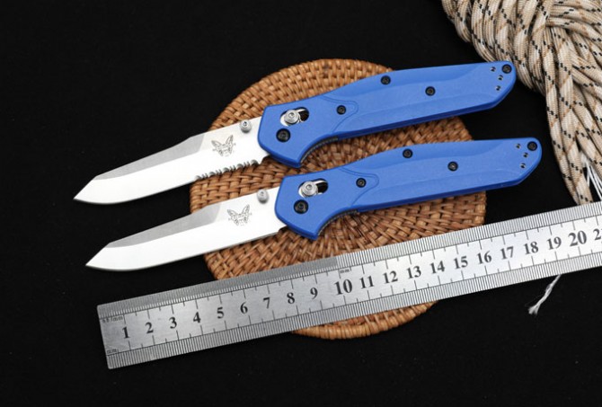 Butterfly 940 folding knife (blue handle, half teeth - full blade)