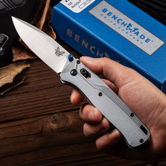 Butterfly Benchmade 535BK-4 Bugout Folding Knife (White)